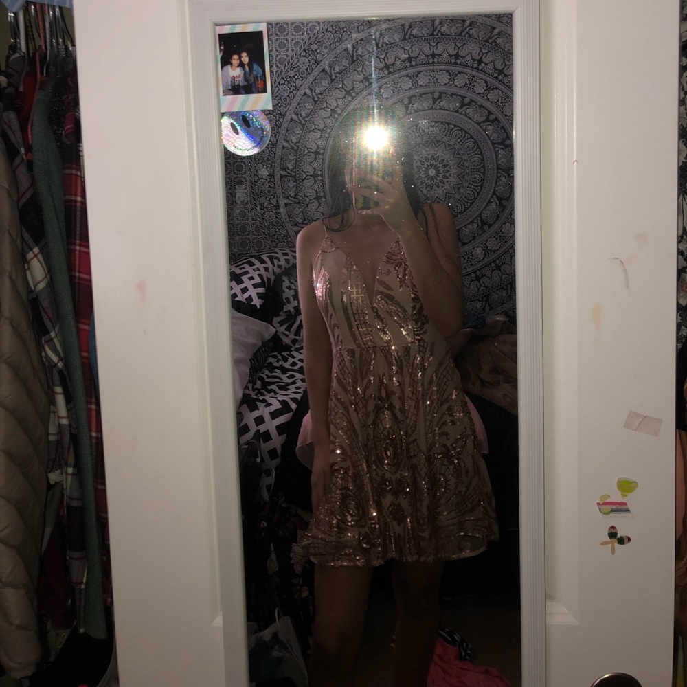 Dress - Picture 4 of 5